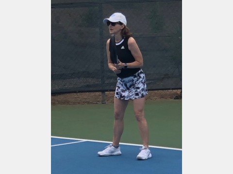 Right photo of tennis players