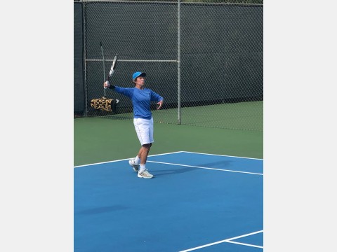 Right photo of tennis players